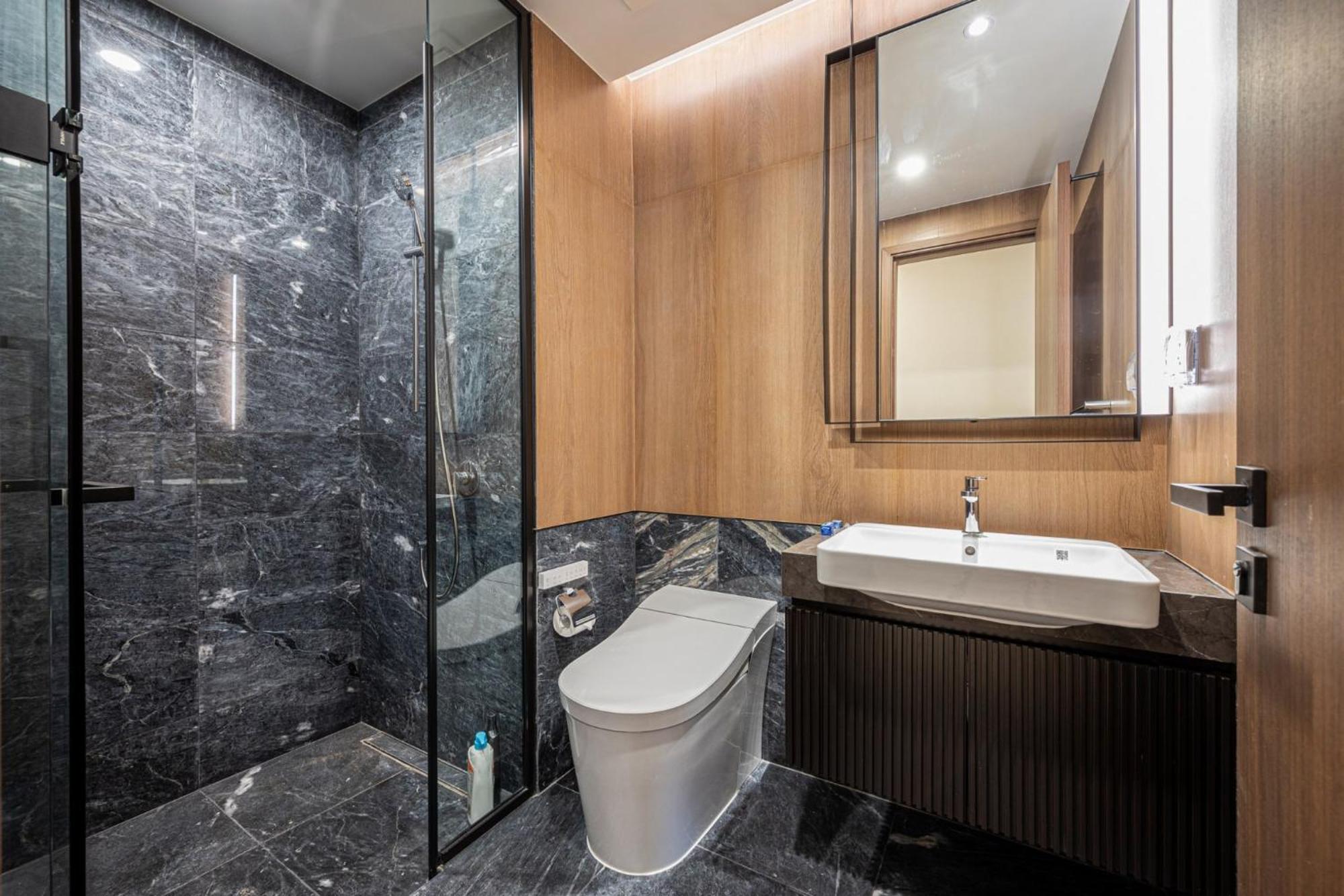 Lumiere Riverside - Luxury District 2 Căn hộ *